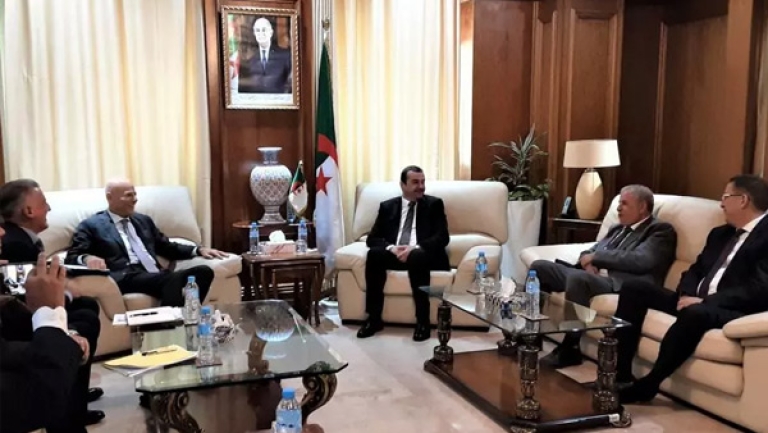 الربط الكهربائي بين الجزائر وأوروبا عبر إيطاليا في صلب النقاش