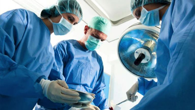 إجراء 30 عملية للفك والجراحة التجميلية