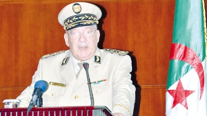 قايد صالح: الجيش مدعوّ للقضاء نهائيا على فلول الإرهاب