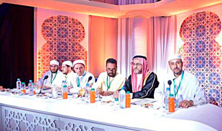 بن دادة ونهوازي يرتديان «تاج القرآن الكريم»