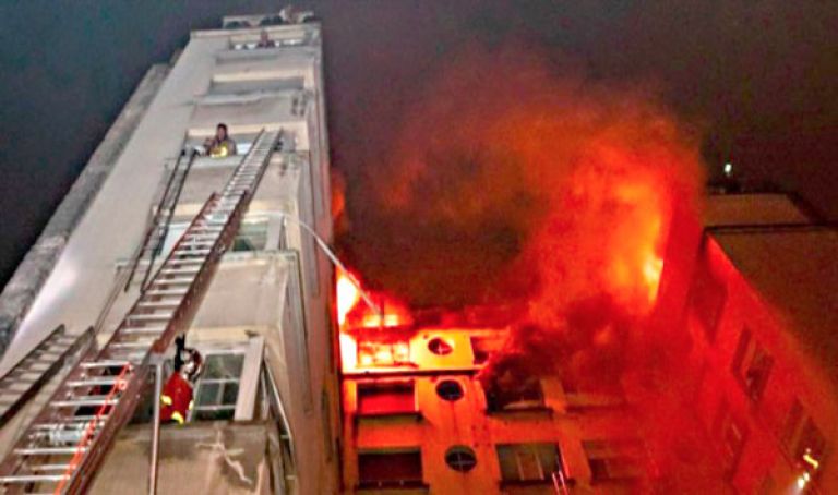 10 قتلى في حريق بمبنى سكني في باريس