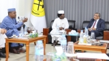 الرئيس المدير العام لمجمّع &quot;سونارم&quot; بلقاسم سلطاني - المدير العام المساعد للجمارك طاهير صالح - إبراهيم يوسف الرئيس المدير العام لـ&quot;صحراء إيرلاينز&quot;