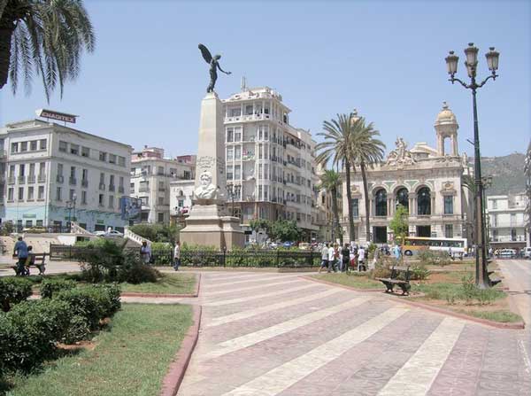 33 ألف مسكن و1732 محل تجاري معني بالعملية