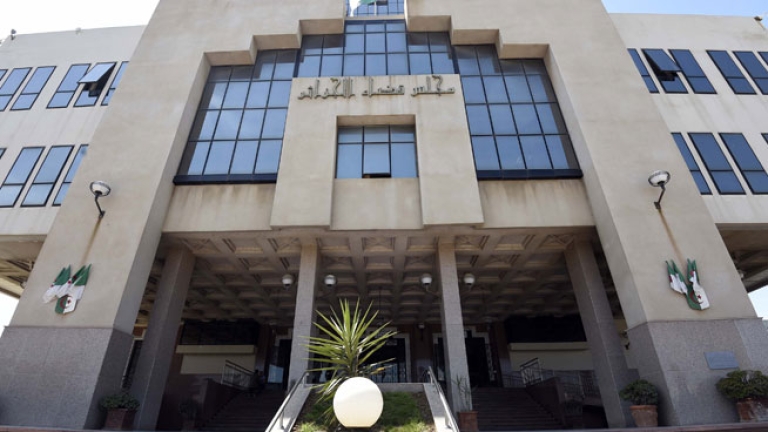 التماس 10 سنوات حبسا في حق الوزير الأسبق الطيب لوح