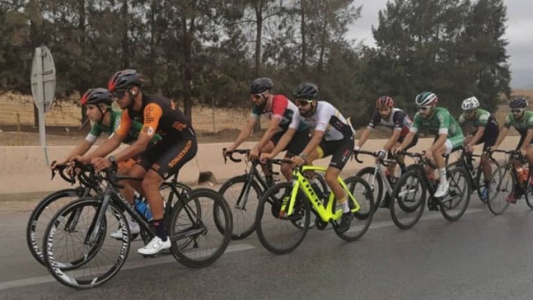 النخبة الوطنية للدراجات في دورة تدريبية بزرالدة