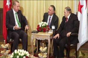 الجزائر تدين المحاولة الانقلابية في تركيا
