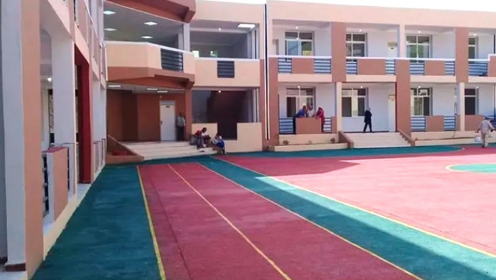 نحو تسليم 5 ابتدائيات ومجمعين مدرسيين