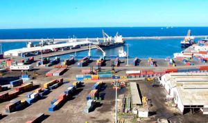 على الشركات التجارية الخضوع للقانون الجزائري