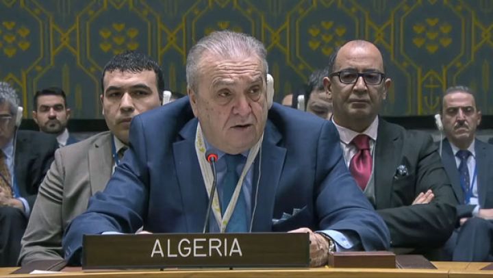 الجزائر تتابع بقلق عميق الأزمة في ليبيا