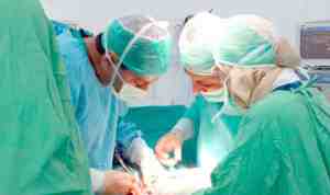 أطباء وهران يجرون عمليات جراحية ببسكرة