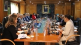 وزير المناجم والصناعة المنجمية، مراد حنيفي - وزير الطاقة والكهرباء والموارد المعدنية لبنغلاديش، إقبال حسن محمود