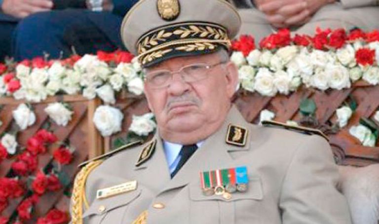 قايد صالح في زيارة للناحية العسكرية الخامسة
