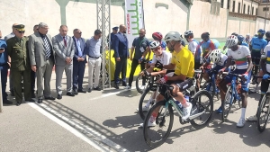 دراجو الجزائر في مهمة الحفاظ على الصدارة
