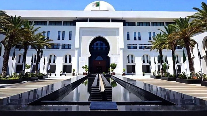 الجزائر تؤكد تضامنها الكامل مع المملكة العربية السعودية الشقيقة