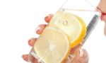 فوائد شرب الليمون