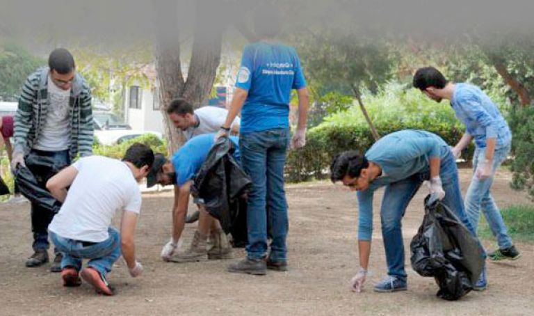 مبادرة لتنظيف المحيط تلقى رواجا