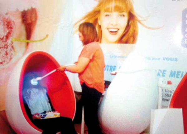 تخصصت في تبييض الأسنان لإرضاء الباحثين عن الجمال