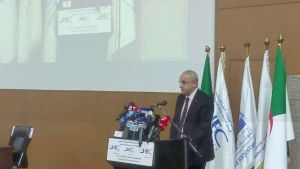 وزير التعليم العالي والبحث العلمي عبد الباقي بن زيان