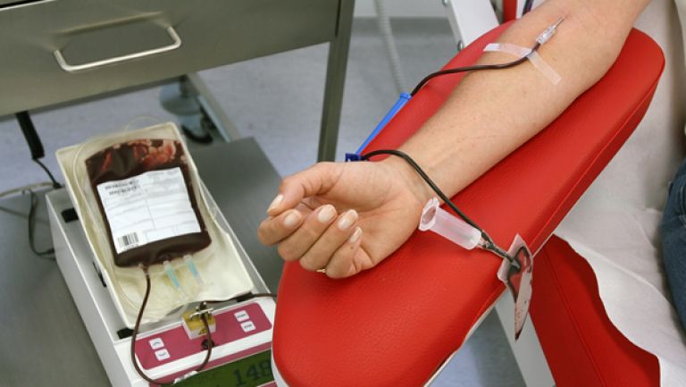 67 جمعية تنظم أضخم عملية لجمع الدم بوهران