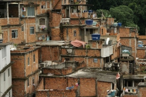 عائلات السكنات الهشّة تطالب بالترحيل