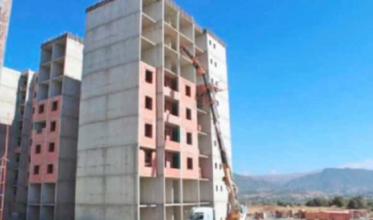 رفع العقبة المالية لتهيئة مشروع ألف مسكن