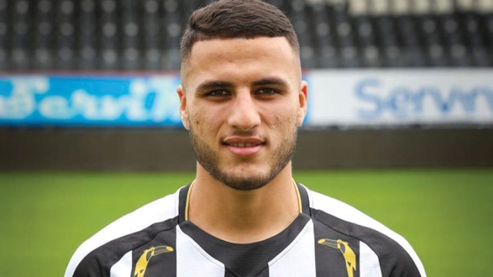 تيطراوي مرشح لمزاملة بلومي في هال سيتي