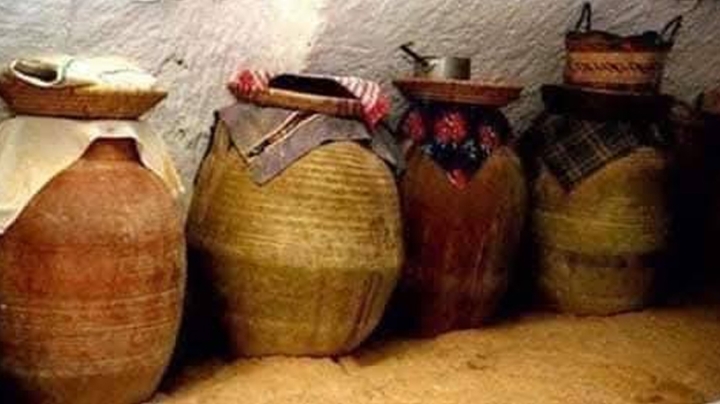 "العولة".. إرث وهوية تأبيان الزوال