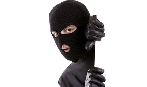 سارق هاتف نقال رهن الحبس