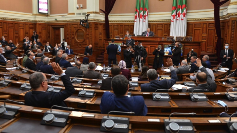 مجلس الأمة يصادق على 13 أمرية رئاسية