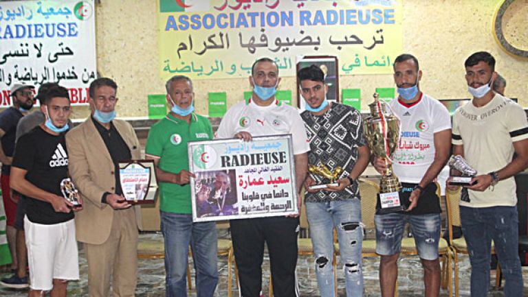 "راديوز” تكرم فقيد الكرة الجزائرية سعيد عمارة
