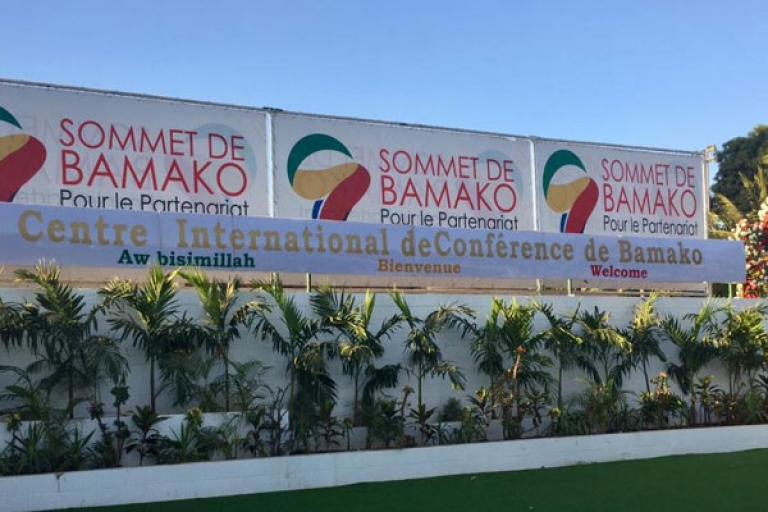 طغيان التحديات الأمنية على قضايا التعاون والتنمية