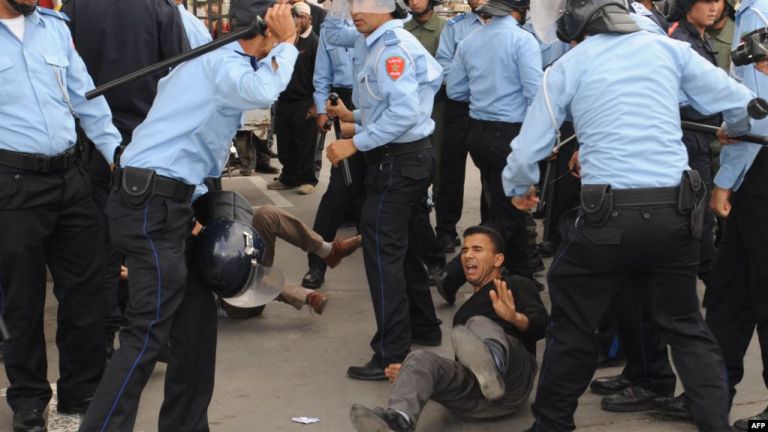منظمة &quot;عدالة&quot; البريطانية تندد بقمع المغرب للمتظاهرين
