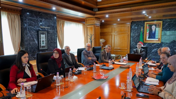 المصادقة على ورقة طريق قطاع الطاقة والطاقات المتجددة