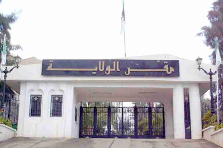 خلية أزمة لاحتواء مطالب المحتجين
