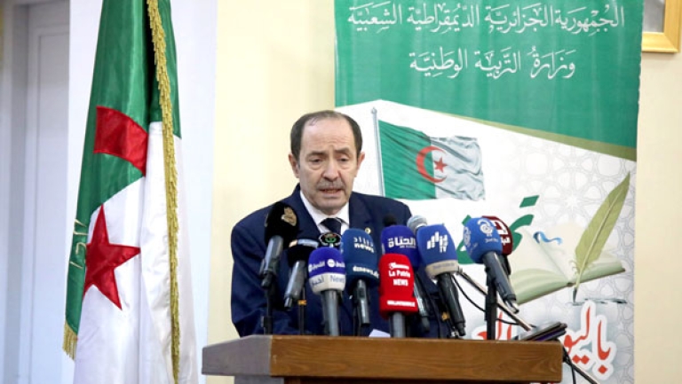 صون كرامة المعلم من أولويات الجزائر الجديدة