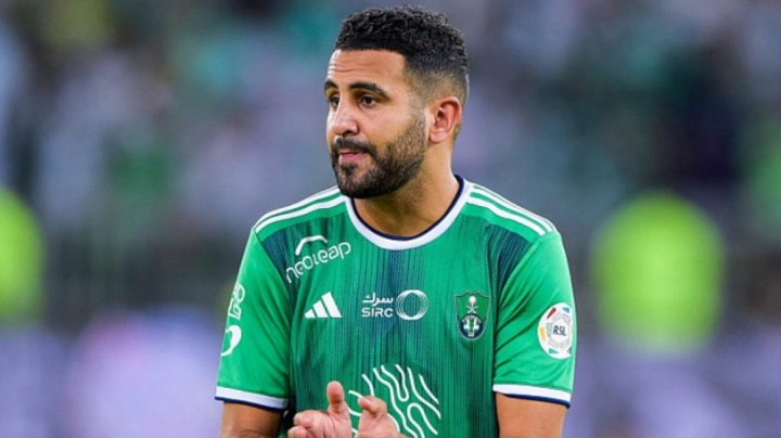 محلل سعودي يؤكد تفوق رياض محرز على ميسي