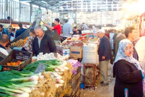 سكان العاشور يجددون المطلب بسوق جوارية