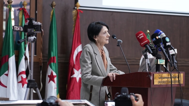 نشر الثقافة الدستورية وترسيخ قيم المواطنة الفعالة