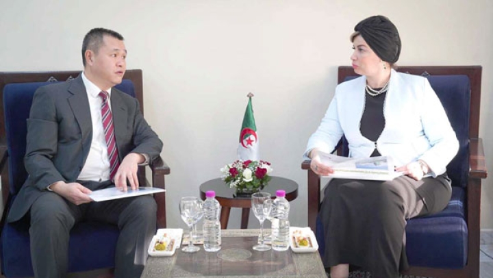 استغلال وسائل التواصل في النهوض بالثقافة والفنون