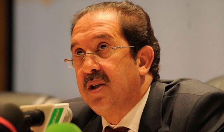 بيراف يقلَّد ميدالية الاستحقاق المجرية