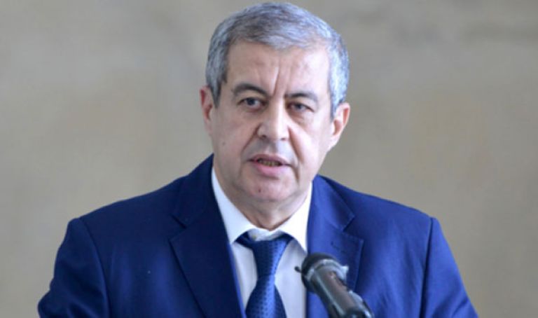 الإعلام مطالب باحترام أخلاقيات المهنة