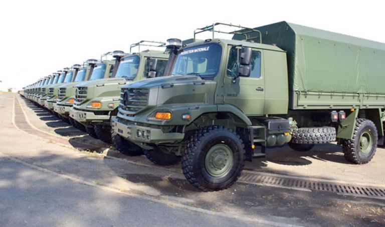 تسليم 252 شاحنة لمصالح وزارة الدفاع  الوطني