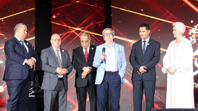 سيد أحمد أقومي "سفير الجزائر في المسارح العالمية"