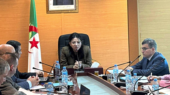 متابعة نشاط الغرفة الجزائرية للتجارة والصناعة