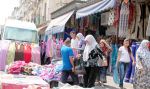 الباعة الفوضويون ينغصون حياة السكان