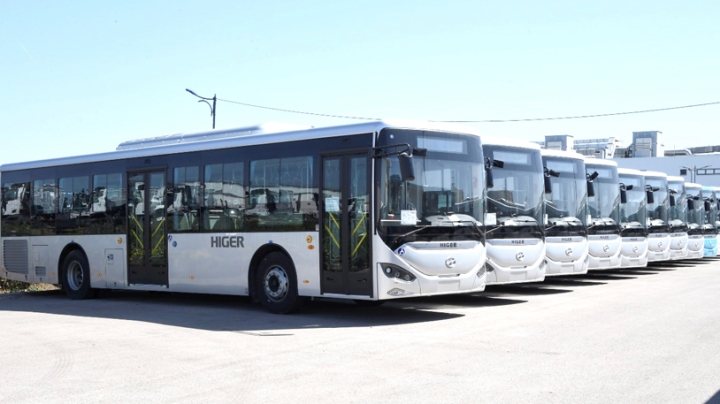 تسليم 908 وحدة لعصرنة النقل البري