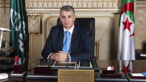 الرئيس، المدير العام للبنك الوطني الجزائري فراحتة ميلود