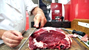 اللحوم الحمراء المستوردة ملجأ "الزوالي"