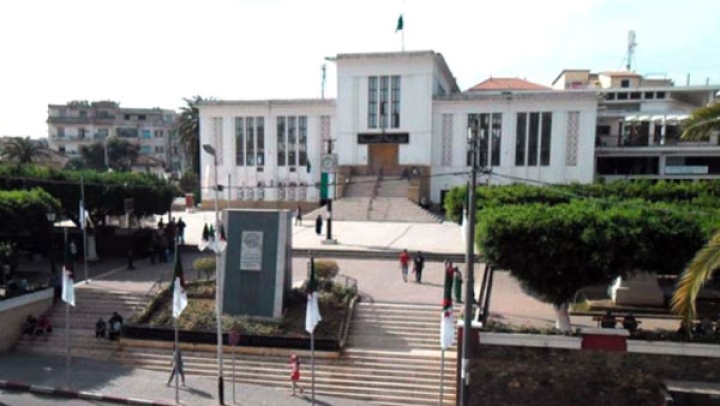 سكان حي "سانتياف" بالقبة يستعجلون الترحيل