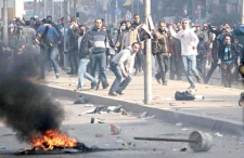 13 قتيلا في مواجهات بين الشرطة ومتظاهرين إسلاميين